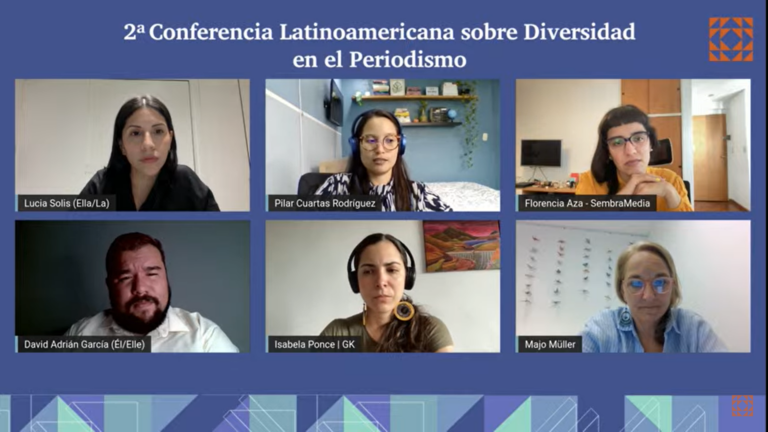 Lucía Solís (Perú) junto a los periodistas Pilar Cuartas (Colombia), Florencia Aza (Argentina), David Adrián García (México), Majo Muller (Argentina) e Isabela Ponce (Ecuador).